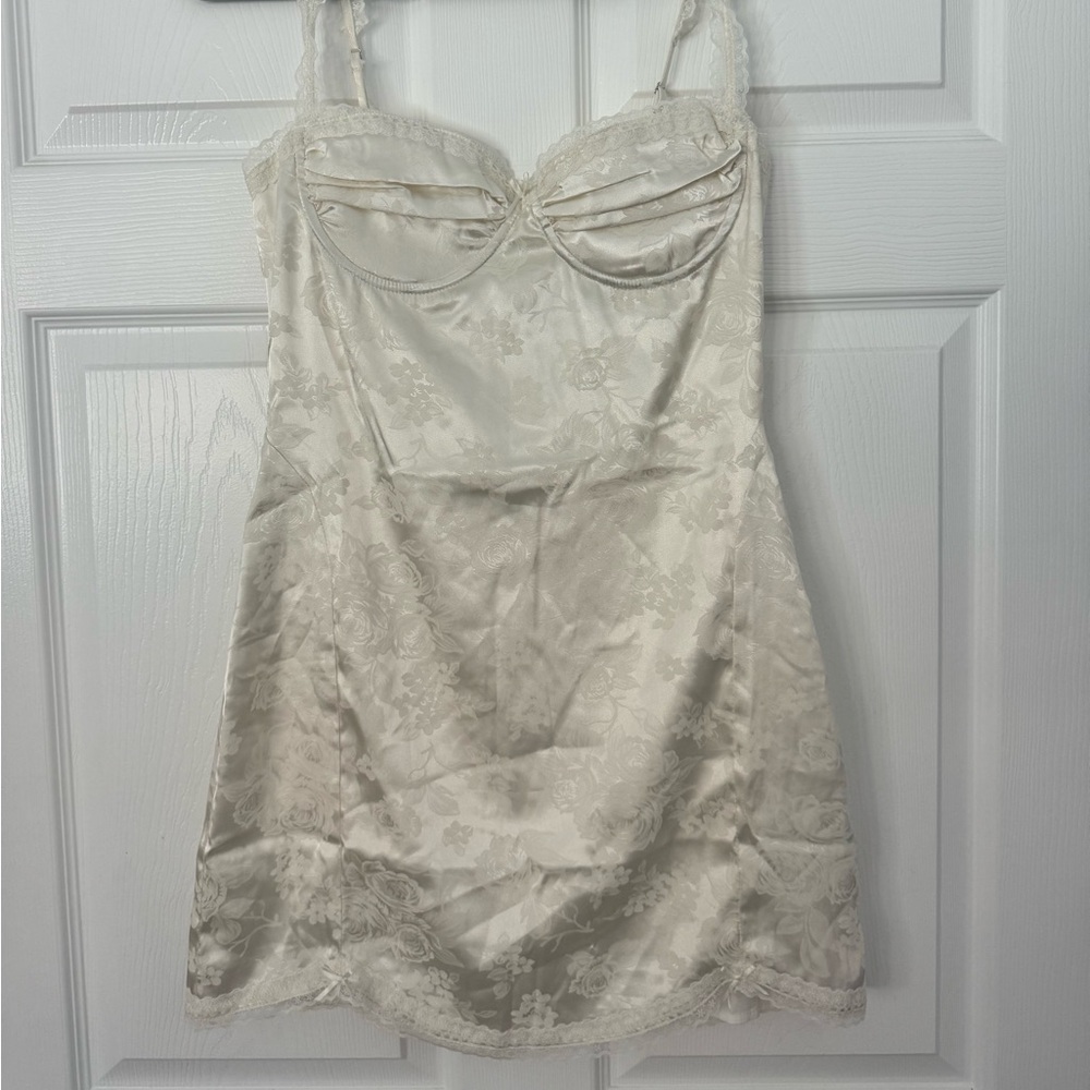 Stella Laguna Beach Cream Floral Mini Dress